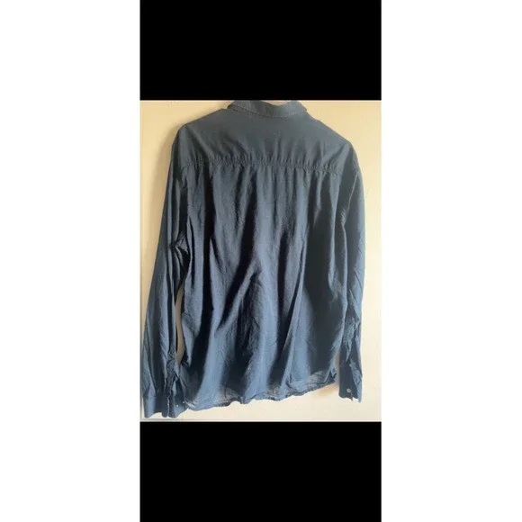 H&M Men's Large Easy Iron Long Sleeve Button Up Shirt Navy Blue EUC - Picture 3 of 4